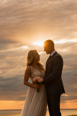 Golden Hour Wedding Preset – Cinematic Sunset Tone