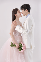 Korean Soft Light Wedding Preset – Pro Pack